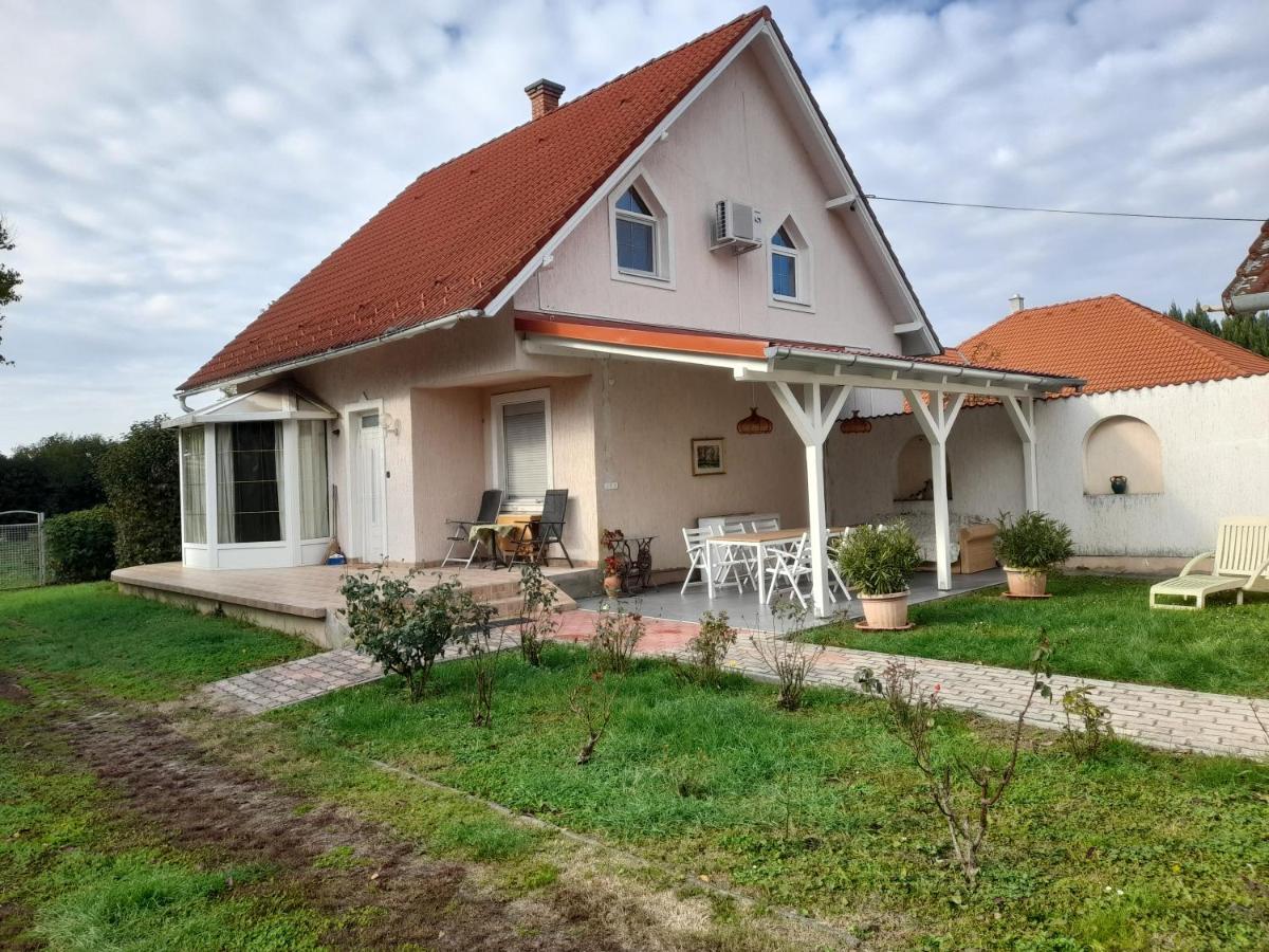 Gesztenyes Vendeghaz Harkany Exterior photo